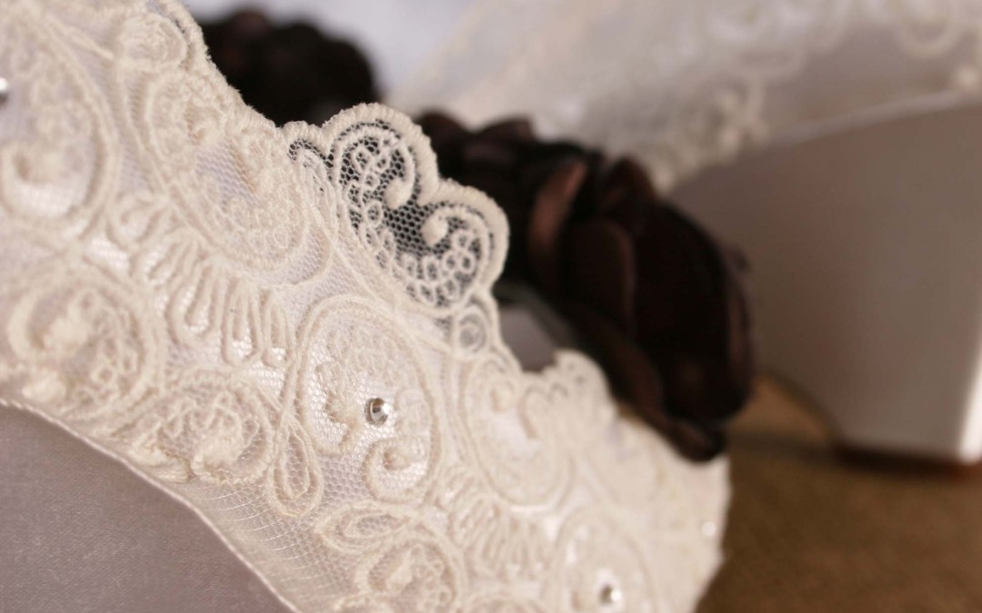 Scalloped Lace Wedding Shoes — Simply Pretty!